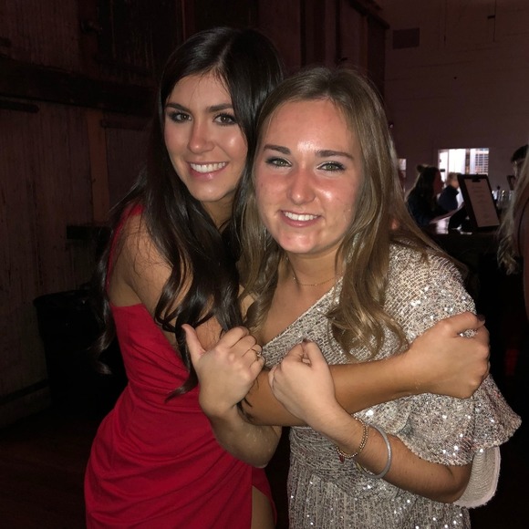 Meet your Posher, Gabrielle - Picture 1 of 1